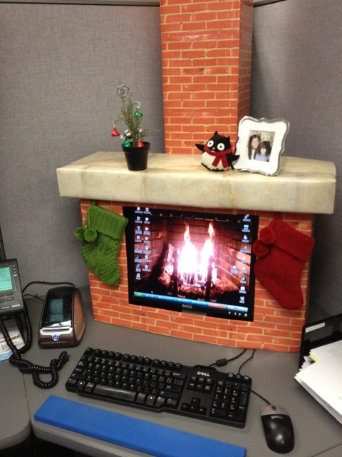 10 Ways to Decorate Your Office or Classroom this Holiday Season