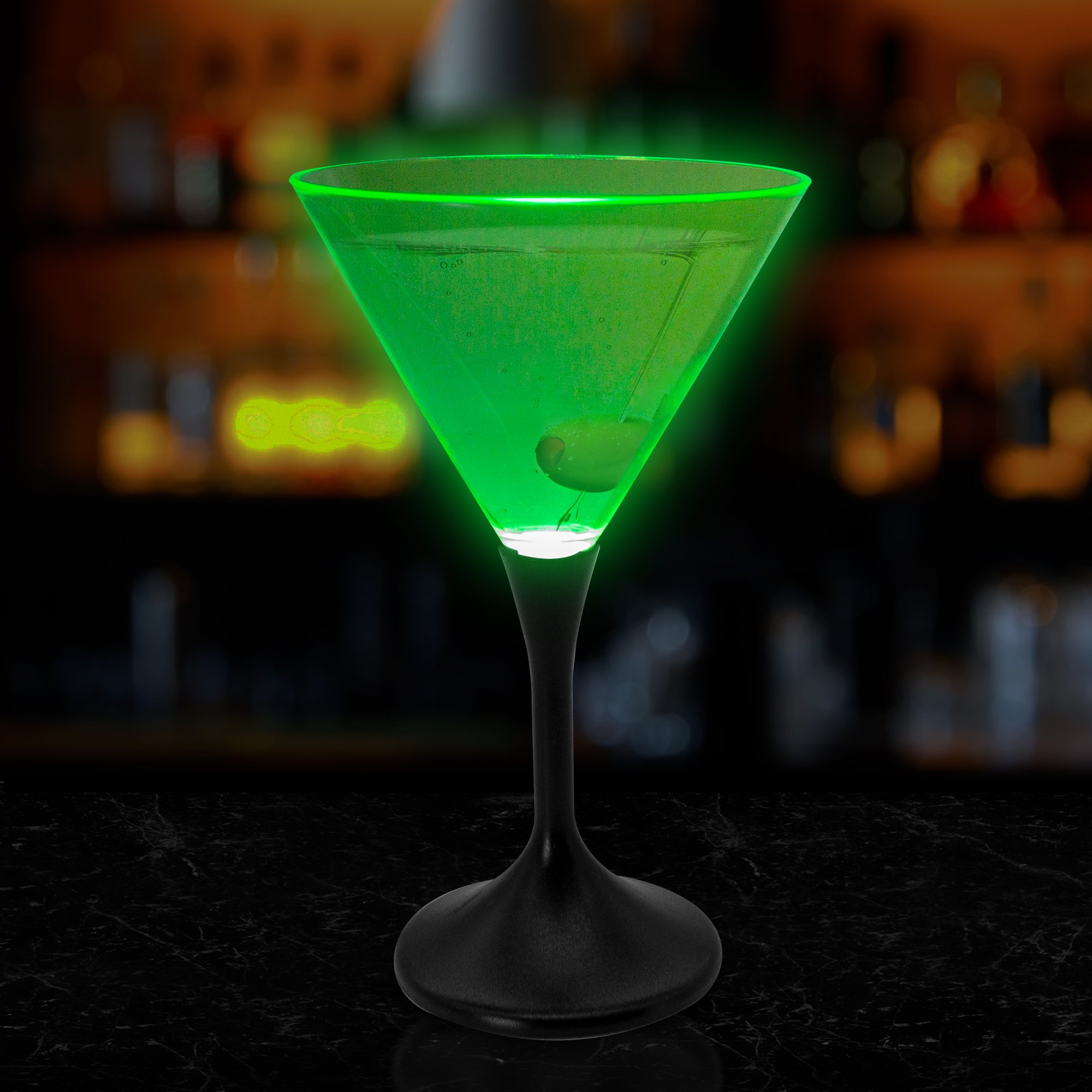 https://api.windycitynovelties.com/Data/Media/0d05097e-5cbf-42b5-8359-8c79110985e3lit781ea-led-neon-green-7oz-martini-glass-bar-2021.jpg